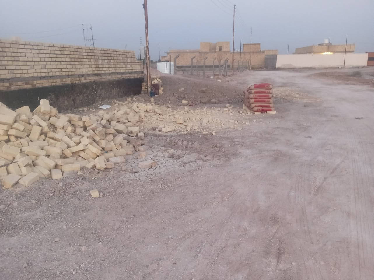 السلام عليكم 400متر طابو اسهم تحويل مباشر على طريق السفينه خلف ثانويت الواثق ماء كهرباء متوفر ***********
