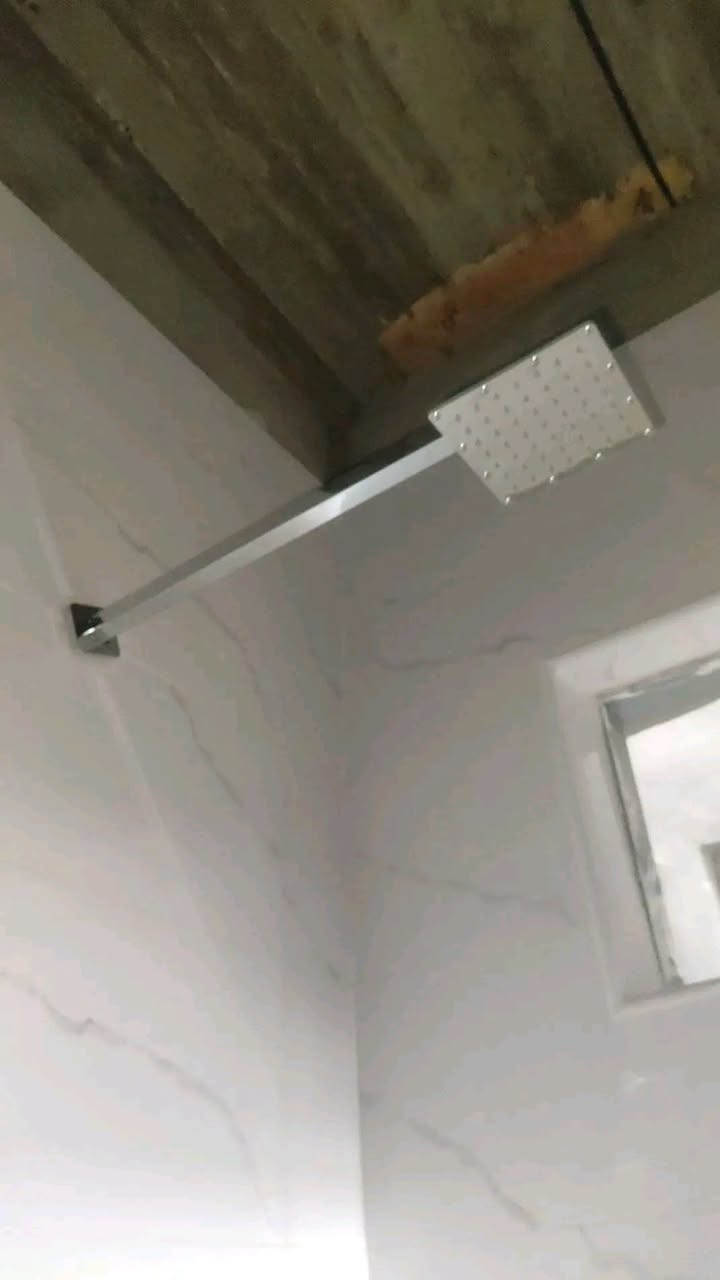 ***********
