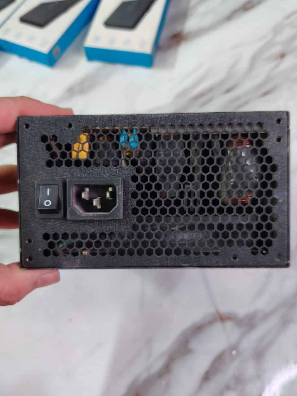 EVGA SuperNOVA NEX750G
باور سبلاي EVGA SuperNOVA NEX750G
750W، 80+ Gold، Modular.
مستعمل وشغال تمام.
السعر: 70 ألف قابل للتفاوض
للاتصال  عالرقم 
*********** بغداد, العراق
