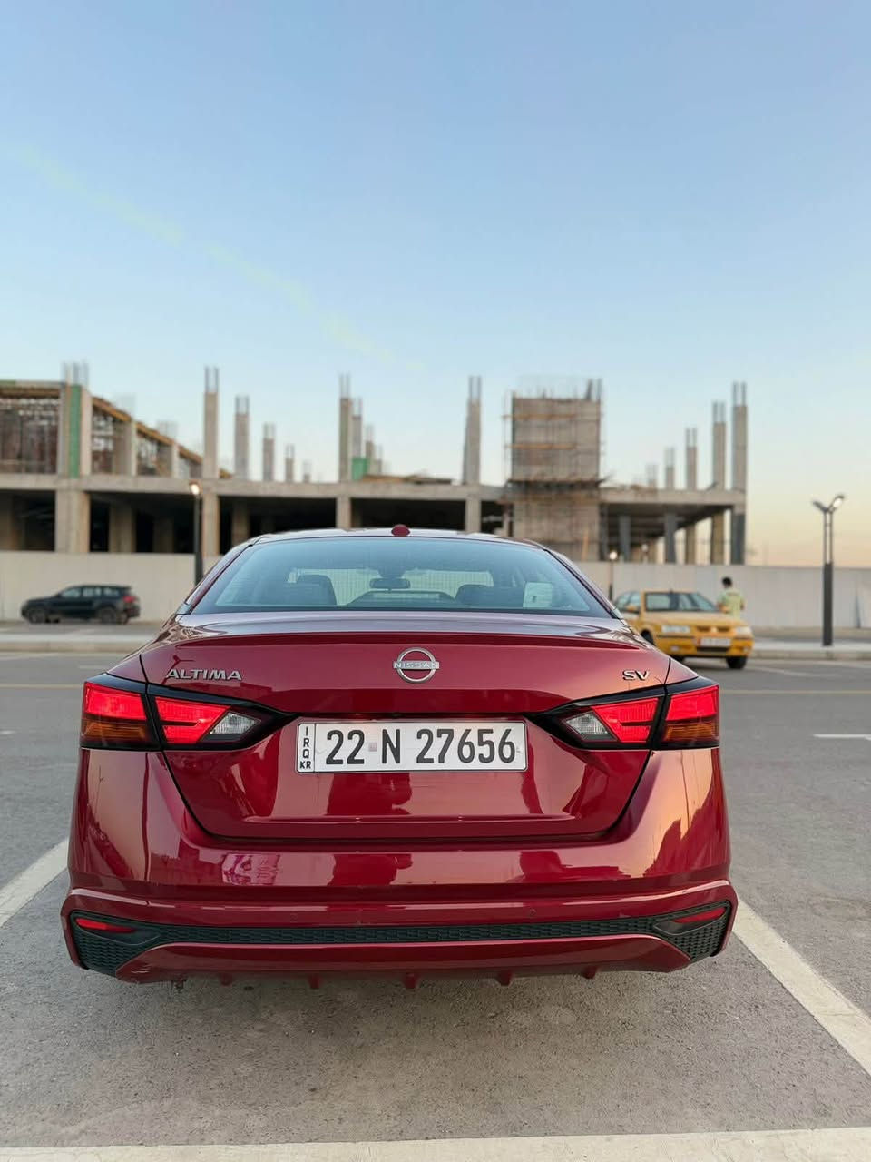 2024 Nissan altima sv 
٢٠٢٤ نيسان التيما 
ماشية 21 الف ميل 
ضرر السيارة جاملغات ثنين وبنيد مبدلات نفس اللون بدون صبغ والدعامية الامامية البلادية مال سيارة ضرر سطحي 
بدون اي دواخل بدون شاصي بدون لغد حتى راديتر بلادي
بيها رصعات بمقدمة القمارة وبالباب الامامي الجهة اليمين بالنقل
ايرباك ستيرن
دخول جديد 
رقم اربيل 
محرك 2500
شاشة كبيرة 
كامرة خلفية
حساسات خلفية
رادار امامي وجانبي وخلفي 
تحديد مسار 
مثبت سرعة
نقط عمياء 
لايتات امامية زنون و led نهاري
كشن كهرباء
ويل كب حجم ١٧ 
دكمة سبورت بالكير 
منافذ شحن امامية خلفية 

السعر 13.800$ وبيها مجال بسيط جداً 
***********
