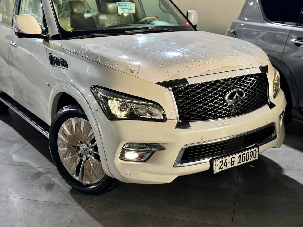 ‏ INFINITI QX80 2016
أنفنيتي QX80 موديل 2016 فول فول مواصفات ١/١
مواصفات خليجي وكالة شريك سردار ✅
سيارة جديد مثل شريكة 📦📦🧿🧿
-----------------------------------------
مكان🌆: سليماني                   
 سعر💵:  219$ 
تليفون 📲: *********** 
  -----------------------------------------
▫️محريك V8 5.6L تمانية سلندر
🔹گير و محرك بشرط برغي مامفتوح شرط📦
🔹بدون صوت و صرف و خلل كل بشرط فحص
🔹ماشيه 96  الف كيلو متر حقيقي 📦✅

▫️ بصمتين بلادي و سماعات و كتلوك كل موجود✅
 
▫️سيارة كلين تايتل وكالة شريكة سردار
🔹صار بلعراق ( باب خلفي و نص جملغ صبوغ )❌
🔹بدون داخل و بدون أيرباگ شرط فحص✅
🔹حتل دعاميات بيلادي بدون صبوغ 
🔹سيارة حيل حيلوة جديد جديد ماشاالله
🔹سيارة على وضع شريكة لوك لوك 📦📦

 
▫️مواصفات
{{ بصمة - سلايت - داخل بيجي - فورويل - رادار امامي و خلفي - رادار جانبي - ثلاجة -  خمس كاميرا - ٣ شاشة - تشغيل عن بعد - صندوق شفت - كشنات جلد - كشنات تتفيئة و تبريد - كشن و ستيرن خزن - كشنات امامي و خلفي كهربا - تيريد مركزي - حصاص امامي و خلفي - سماعة BOSE - مراي شفت - بغاغ لايت - داخل فورميكا - ڤوليوم - تحديد سورعة - لايت وزينؤن - بگلايت ليد - بعد }}
 
▫️اربع تاير و ويل حجم 22 بيلادي جديد جديد
🔹سيارة جديد ماشالله بدون نواقص
🔹سيارة شرط بدون اى نواقص گير و محرك و حدادي و كاهرباى كل بشرط
🔹سنوية و رقم جديد سنوي بأسمي تحويل غرامة بشرط
