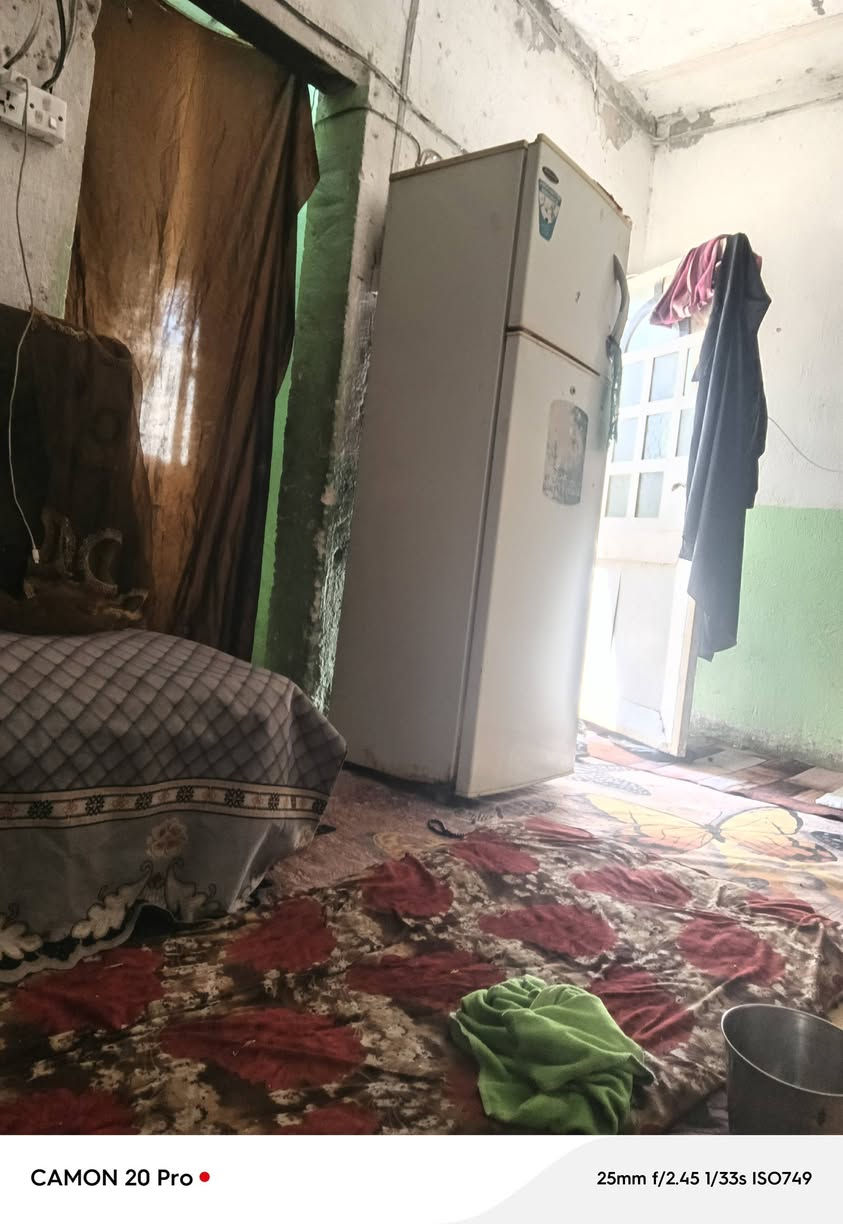 ثلاجه لبيع كريازي القديم شرط الثلج فوك وجوه 
ما جمد مرجوعه 

العنوان كوفه شارع السبيس مقابل معمل سمنت 
***********
