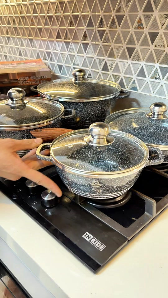 ⁨	طقم طبخ Granite – 4 قطع 🔸 قدر 20 سم 🔸 قدر 28 سم 🔸 قدر 24 سم 🔸 مقلاة 28 سم 🔸 أغطية زجاجية 🔸 تصميم Granite أنيق وعملي أحجام متنوعة تغطي احتياجچ بالطبخ اليومي والعائلي  العاصمة  *********** ***********⁩
