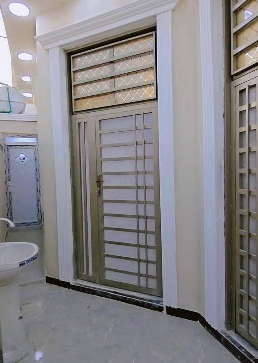 سعد الله🧿 
 اوقاتكم 🌹 
بكل خير
🏠 بيت للبيع البصره
 ابو الخصيب 
بمساحه 150 متر 
عرض 🛣️ 
الشارع 13 متر 
 شارع كو، ت، ثواني
 قريب على صيدليه ➕ كويت ثواني
🏠  البيت يتكون غرفتين
 وصاله واستقبال ومطبخ حمامات داخليه وخارجيه 
 نوع العقار 
طاب وزراعي سند 25 
سعر البيت 88 مليون  
وبي مجال قابل للتفاوض رقم الهاتف ***********

