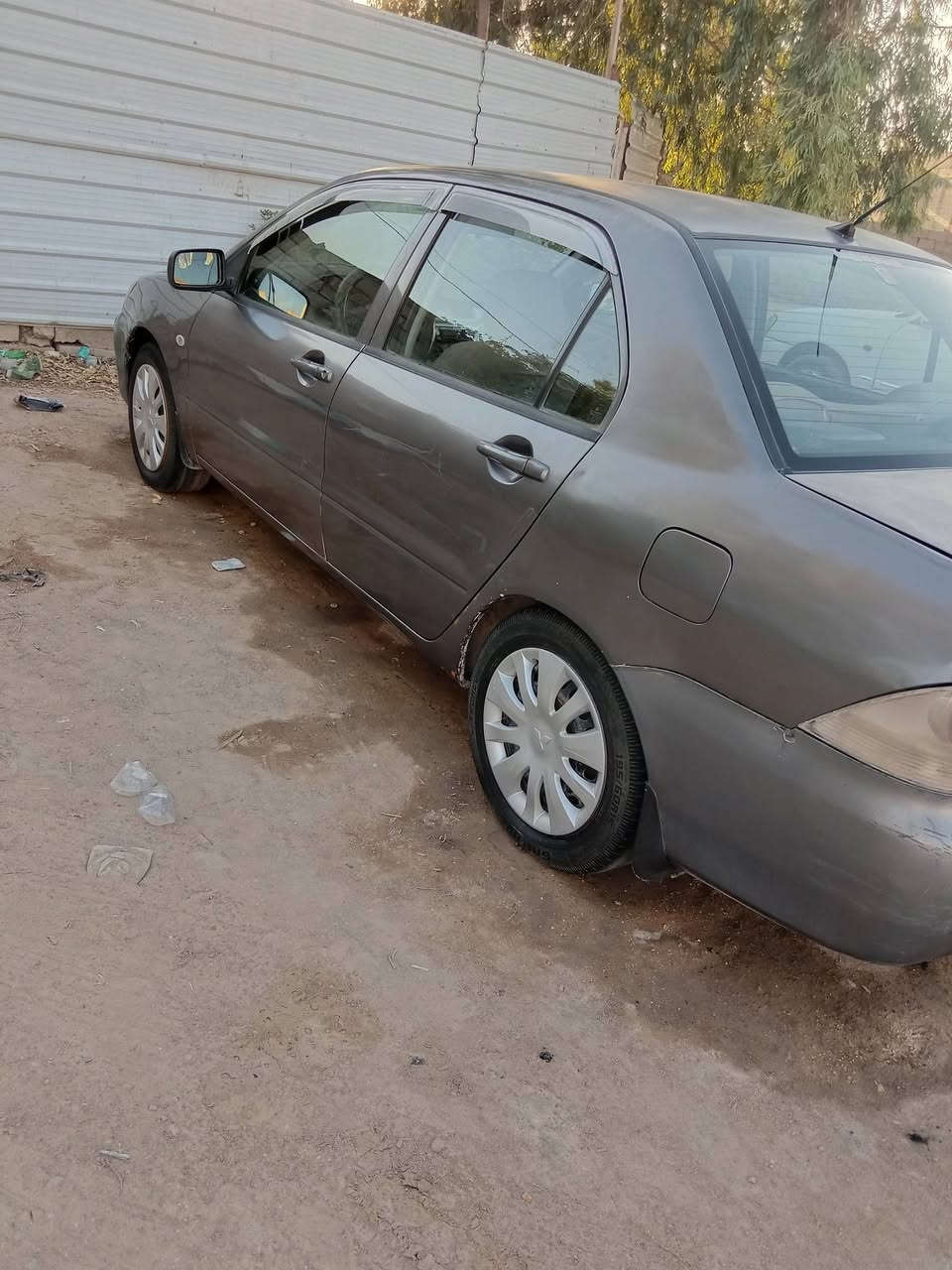 السلام عليكم 
للبيع لانسر ٢٠١١ رقم بغداد محرك وكير زينات تبريد تدفئه شغاله كهربائيات كلها شغاله رايدها ٦٨ وبيها مجال رقم الهاتف *********** مكاني بغداد
