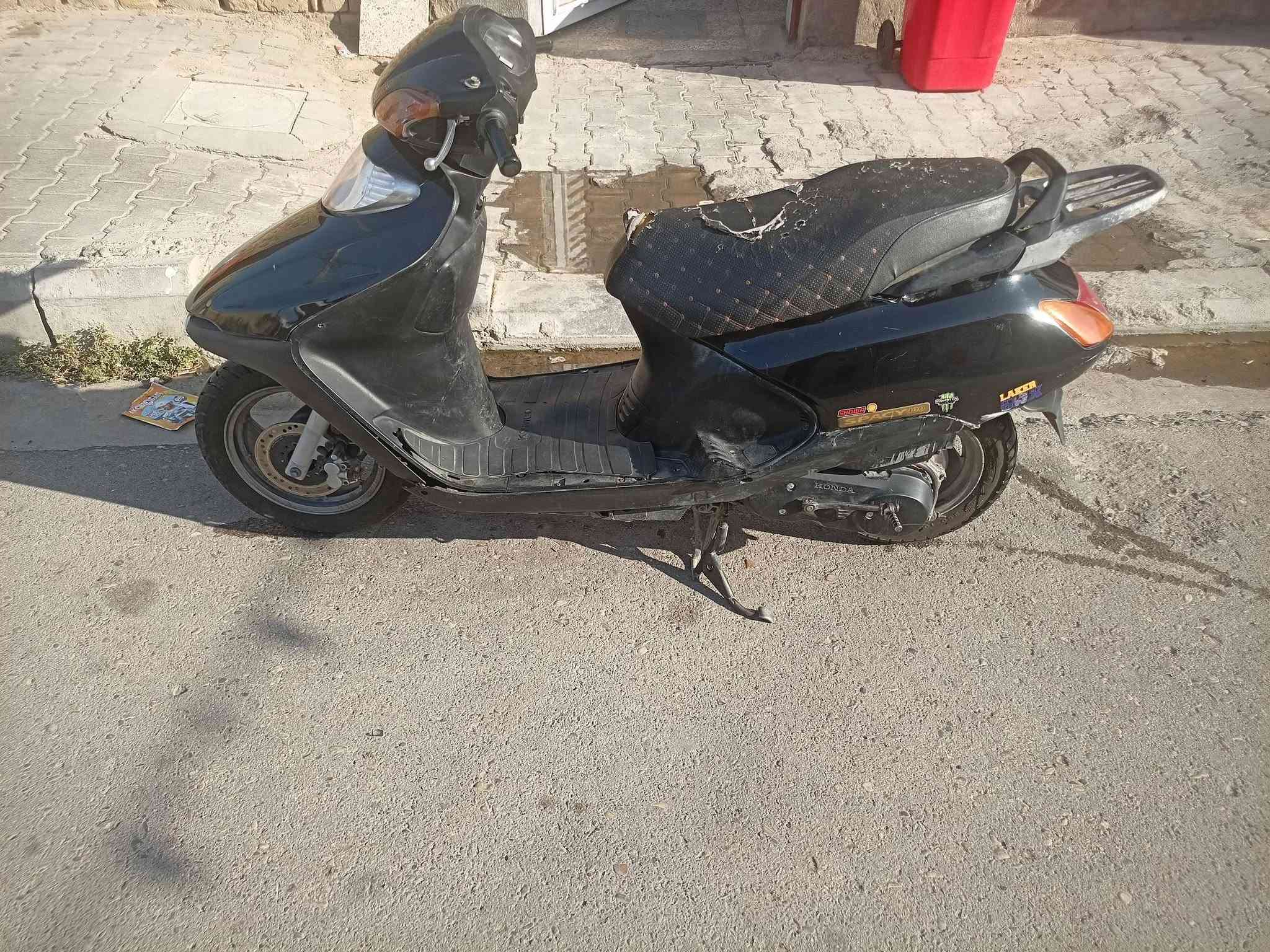 سلام عليكم سبيسي للبيع دراجه مكفوله كفاله عامه ماعده بس بستم مبدل باقي غراضه كله بلاد والاصلي معوزه اي شي بس قفل جنطه ميشتغل وباقي كله شغال سعره 600 مكاني كوت المشروع 
***********
