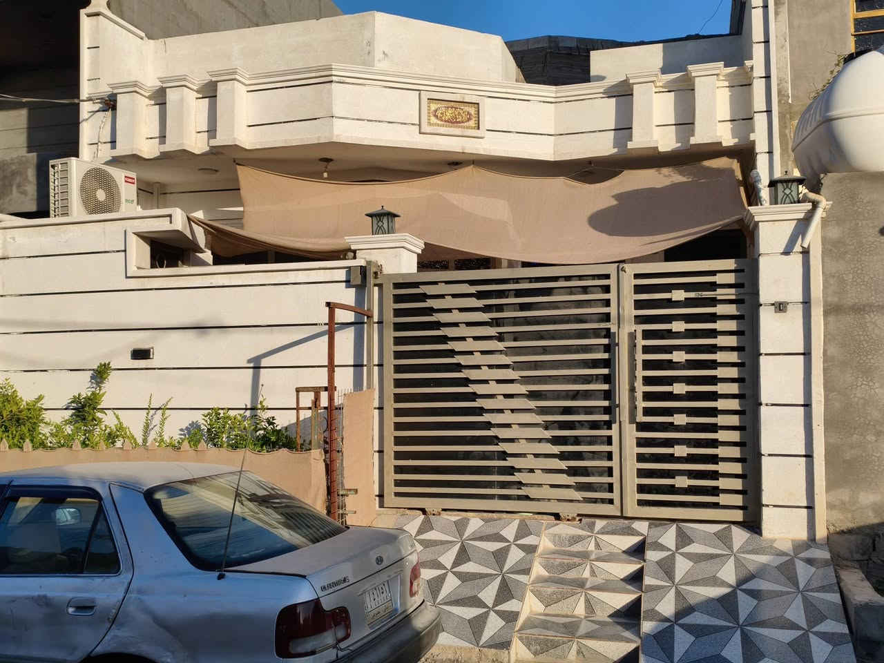بسم الله بعد التوكل على الله
بيت للبيع  ١٥٠متر 7.5 20x  طابو زراعي محمد ليلى قرار 25 الجزء الثاني قرب أسواق سنتر الحولي البيت حديث شغلة درجة أولى من الأساس الى السقف ..... للتواصل الإتصال على الرقم ***********
