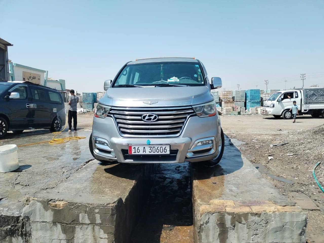 سلام عليكم استاركس للبيع مديل 19 السعر 250 اني مكلف بالنشر باقي التفاصيل يم صاحب السياره اتصل على رقم ***********
