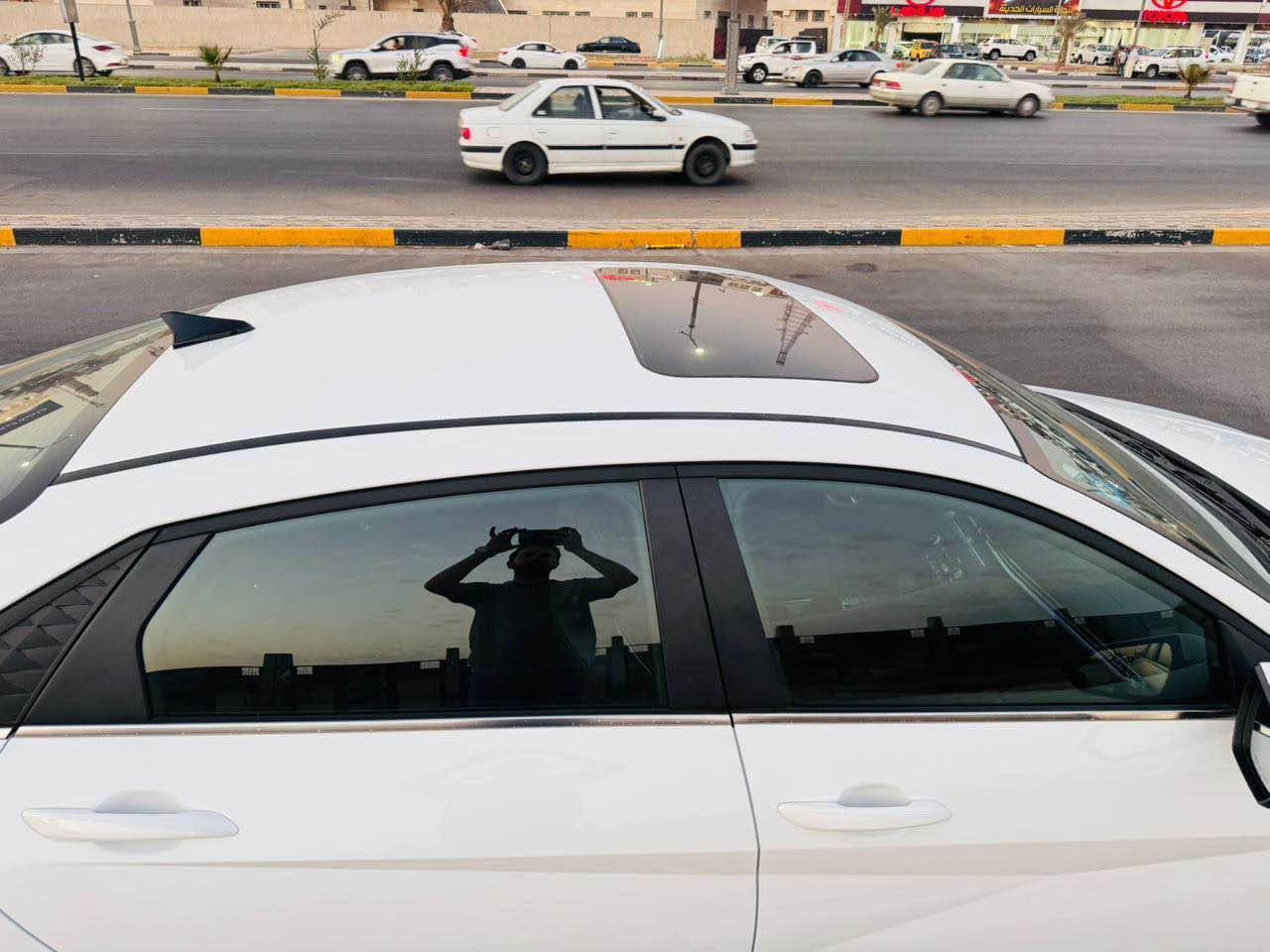 سلام عليكم

Hyundai Elantra 2025 

للبيع هيونداي النترا  لمتدد 2025 

السيارة  ماشيه31قابل  للزياده

محرك 4 سلندر 2000 دوش 

السيارة لون ابيض صدفي وارد امريكي 

السيارة حادثها فقط الجاملغ الامامي الايسر ومستبدل اصلي ومرشوش مثبت  وضربه بلبنيد وشغل درجة اولى
وبارد بلمدكر الايسر الخلفي مامصلحه ع وضعها ترجع PDR

ايرباك دركه فقط 
 بدون شاصي 

السيارة فول مواصفات

1-فتحة

2-فول تحكم استيرن

3-شاشة كاملة متصلة وعدادات ديجيتال

4-رادار امامي  مستبدل 📍وخلفي وجانبي (نقاط عمياء)

5-توقف ذاتي

6-لايت امامي وخلفي LED 

7-قيادة ذاتية

8-تحديد مسار

9-درايف مود (Normal,Sport,Smart)

10-اوتو هولد

11-هاند بريك دكمة

12-بصمة ابواب

13-بصمة تشغيل

14-تشغيل عن بعد

15-ابل كاربلاي واندرويد اوتو

16-لد داخلي 

17-شاحنة وايرليس

18-منافذ داخلية يو اس بي وتايب سي

19-كشنات جلد

20-كروس كونترول مثبت سرعة ومحدد سرعة 

21-كامرة خلفية دوارة

22-كشنات تدفئة

23-التبريد ايضاً بي شاشة

السيارة فول مواصفات ومناقصها اي شي كلشي بيها كامل  ماعده برمجيات الرادر

السيارة مرقه رقم الماني (معوقين بصره) وكاله

المعوق ولد شاب 

سعر 155$وبيها مجال قليل

مكاني البصره حي الاصدقاء

***********

اللي يشوف السعر غالي لا يتصل رجاءاً

 ❤️ البصرة, العراق

نص مكتوب في الصور:
- 1 من 12
- HD