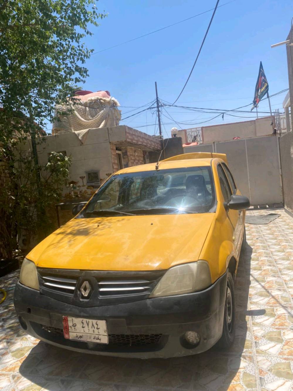 سياره رينو أربعة راكب محور محرك كورلا اوتوماتيك شرط كير ومحرك وحداديه للبيع محافظة المثنى ناحيه الدراجي ***********