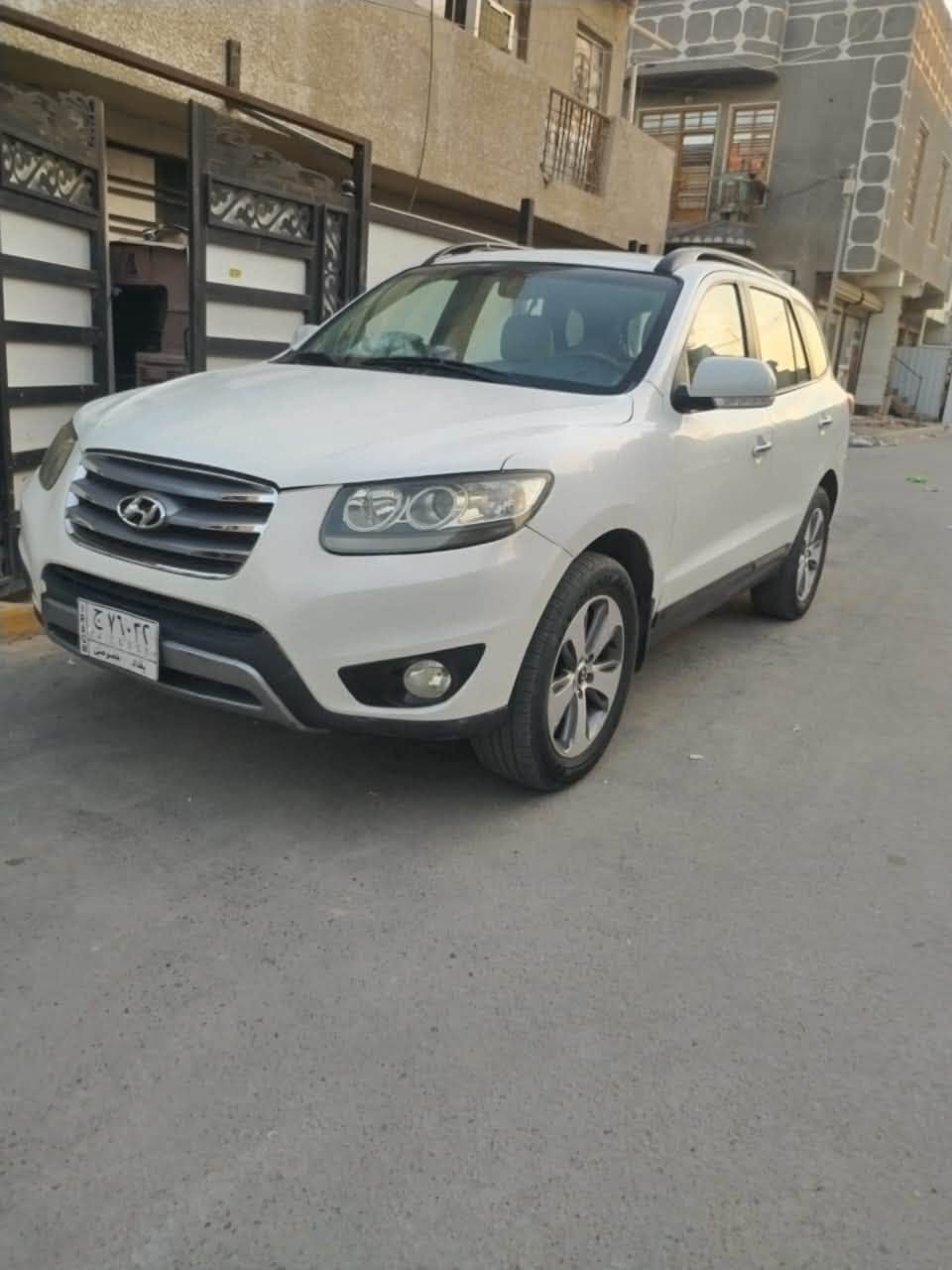 سنتافي 2012 خليجي
سياره فول مواصفات فتحه بصمه كشنات جلد مري شفط
كشنات تدفئه تبريد
بيها كير ومحرك جديدات 
 بيها ضرر بل خلف بيها قطع صبغ
 لغد وشاصي مكفول
السعر 110
مكاني بغداد
***********
