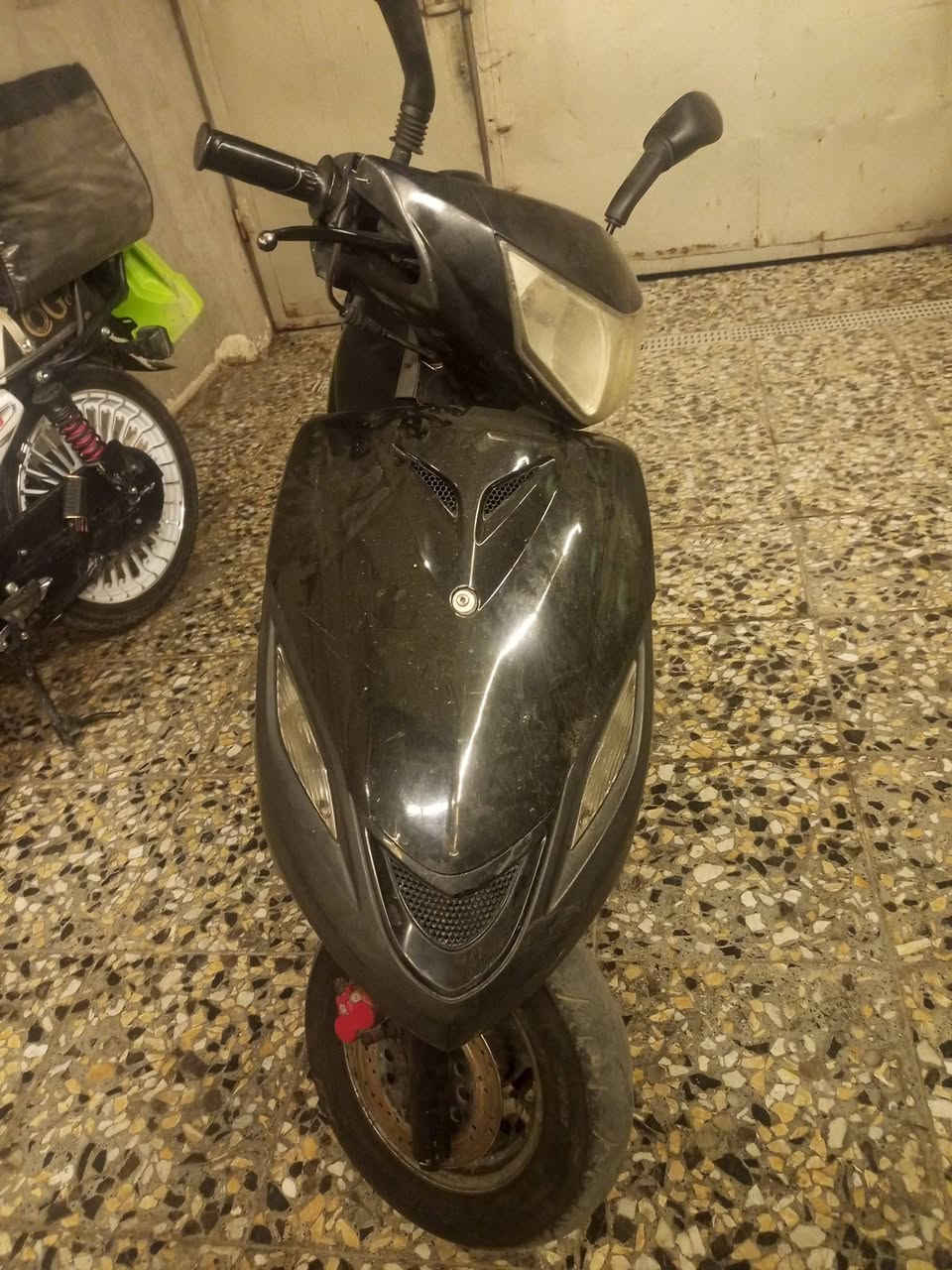 السلام عليكم دراجه للبيع ماكس 140 عرضها للبيع سعر 350 وبيها مجال ***********
بي واتساب
