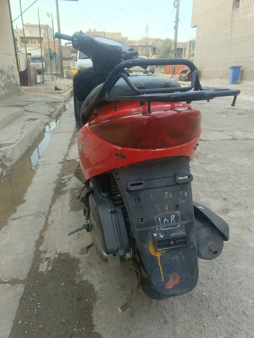 السلام عليكم 
دراجه بريز 140 
دراجه بلاديه 
مكينه ناعمه 
لا نضوح ولا اكسل
ولا تبخير 
كفرات بلاديه 
كله بلادي 
اي نقص مابيه

السعر 450 
وبيه مجال حق الجيه 
عنوان بغداد البلديات 

***********
