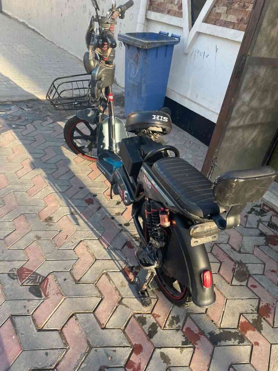 بسكلات اثنين • دراجه شحن