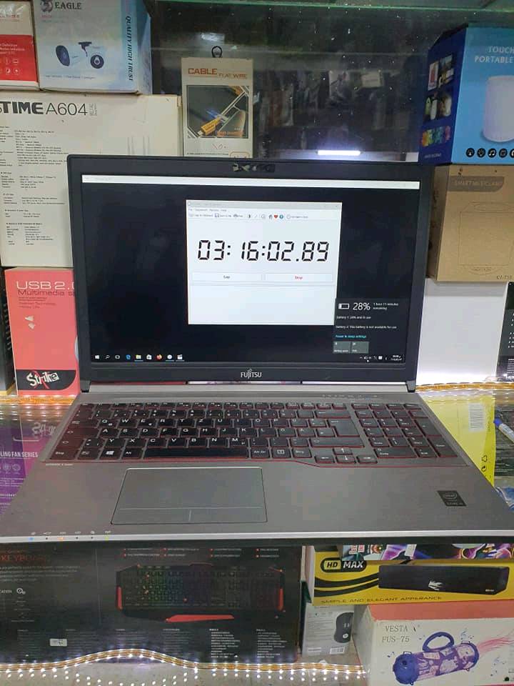 فوجيتسو • i5-4300M • ٨جيجابايت