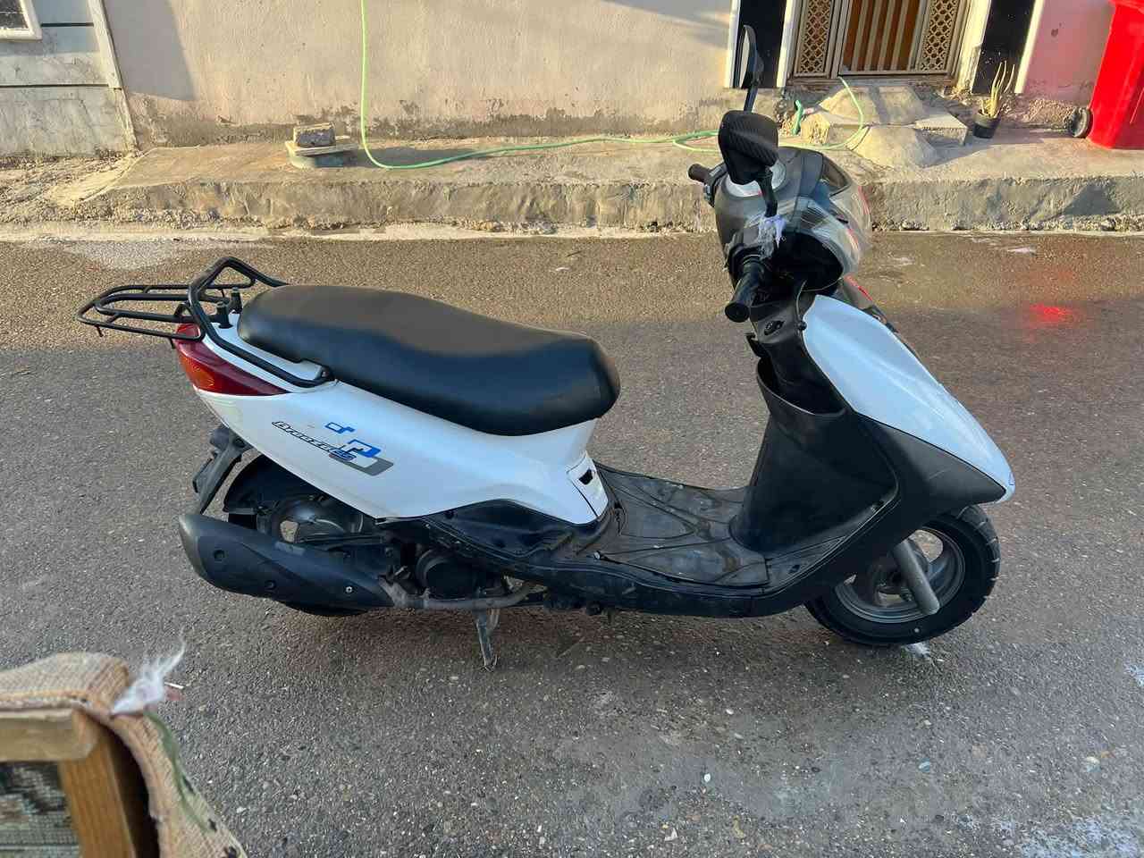 سلام عليكم دراجه للبيع لكزز ياباني مكفوله من كلشي شغاله دشبول شغال كهربائيات شغاله اي نقص مابيها السعر650 وبيها حك جيه العنوان مدينه صدر رقم ***********
