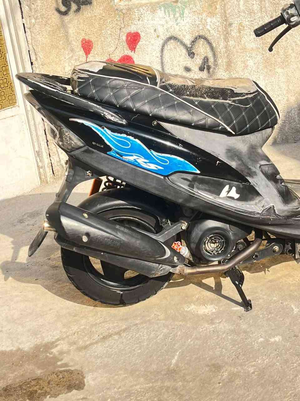 السلام عليكم دراجه ماكس للبيع بلاديه 49 كل نقص ما بيها مكان بغداد حي النصر الرقم *********** سعر 600
