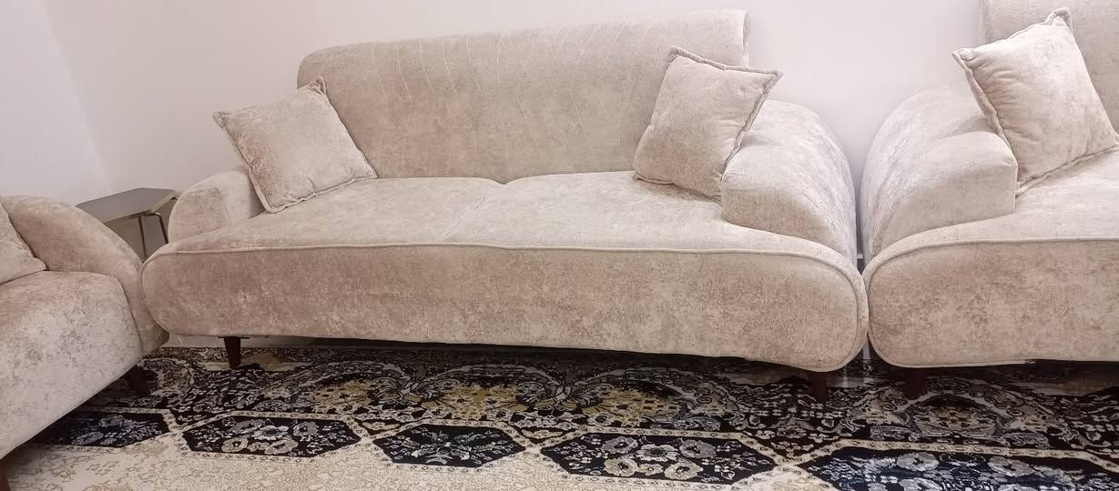 سلام عليكم تخم ونص للبيع جديد مامستعمل الاستفسار على رقم ***********
