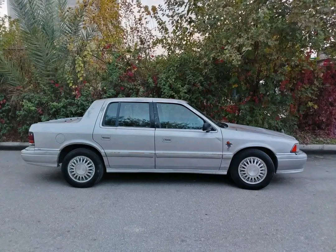 السلام عليكم ... 
    للبيع سيارة كرايسر موديل 1990
     محرك باجيرو 3000 6 سلندر
   رقم نينوى الماني  سنوية جديدة 
       شرط المحرك والكير. سعر 35 قفل
  العنوان.  موصل الجانب الايسر
     ***********// ***********
