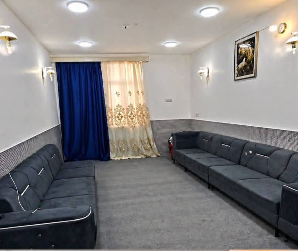 يالله بيت 100/م  طابق ونص  وعرصه 100/م
مطلوبات 43/للبلديه تسديد السنه مليونين ونص
قريب شارع قمبر جدا جدا وقريب شارع كربلاء
بناء 2026حديث شغل جناي صب مركزي درجه اولئ
بسعر مناسب جدا جدا بيع مستعجل
اتصل للاستفسار اكثر
***********
