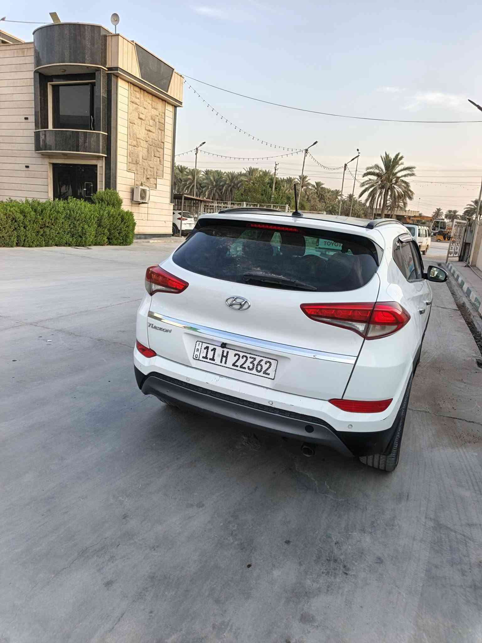 السعر ١٢٣ اخوان
السلام عليكم توسان ٢٠١٧ خليجي للبيع رقم بغداد انكليزي شرط التحويل 
مكينه دووش مكينه وكير خير من الله 
( صدر امامي خلفي جديد اول البارحه مكمله باستثناء المشط مابدلته) 
مواصفاتها ( بانوراما + لدات امامي خلفي + شاشه + كامره + تحكم ستيرن + مري شفط + انظمه قياده + ويل كب + داخل لونين + سستم صوت + نظام منحدرات) وبعد بيها مواصفات 

اخوان السياره بيها ٣ قطع ونص صبغ ( بنيد وجاملغات اماميه ونص جاملغ خلفي) 
+ ( بيها ضربه بالجاملغ الامامي الايمن واصله للدواخل ومعمره) السونار مرفق بالمنشور + صوره التعمير هم منزلها حتى ماتخاجل ويا احد 
اخوان السياره نصبتها حيل حلوه وكاعده مال جناي 

السعر ١٢٣ مكاني بغداد ابو غريب للاستفسار *********** او ***********
