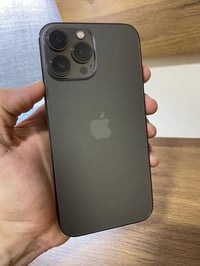 13Pro Max ذاكره 1تيره   باتري 81%   مكاني الشعب   سعر 725 او مراوس   0...