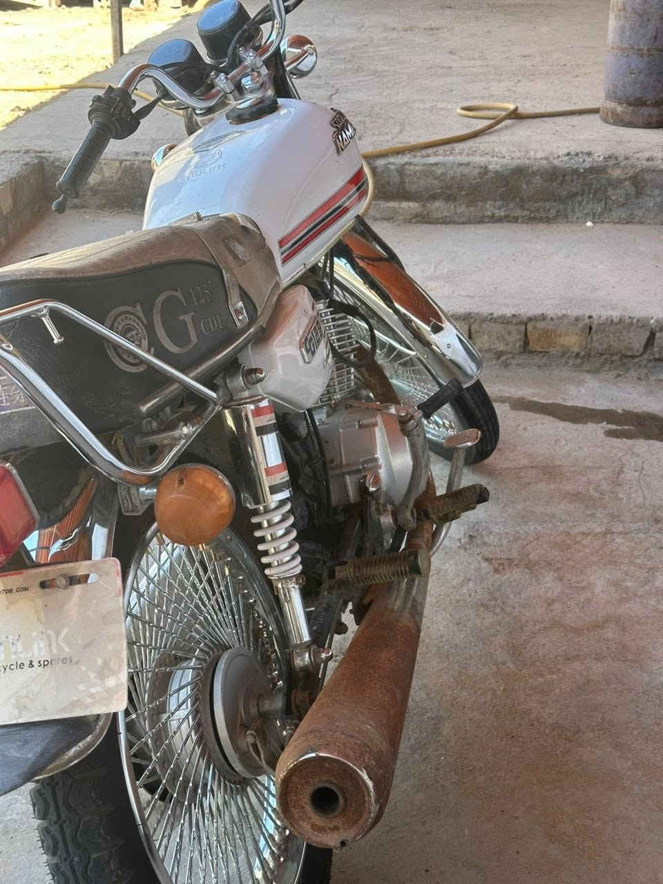 للبيع نامه برو محرك غطاس موديل 22 رقم وسنوية مكفولة وجاهزه بيها بس للكشن والصانصنه تعبانات تريد تبدلهن تريد تبقيهن كهربائيات شغاله مقدم دسك محرك شرط مامدودة عليه سبانه مكانها نجف مقابيل قريه الغدير سعرها 950 والشراي بخدمته ***********
