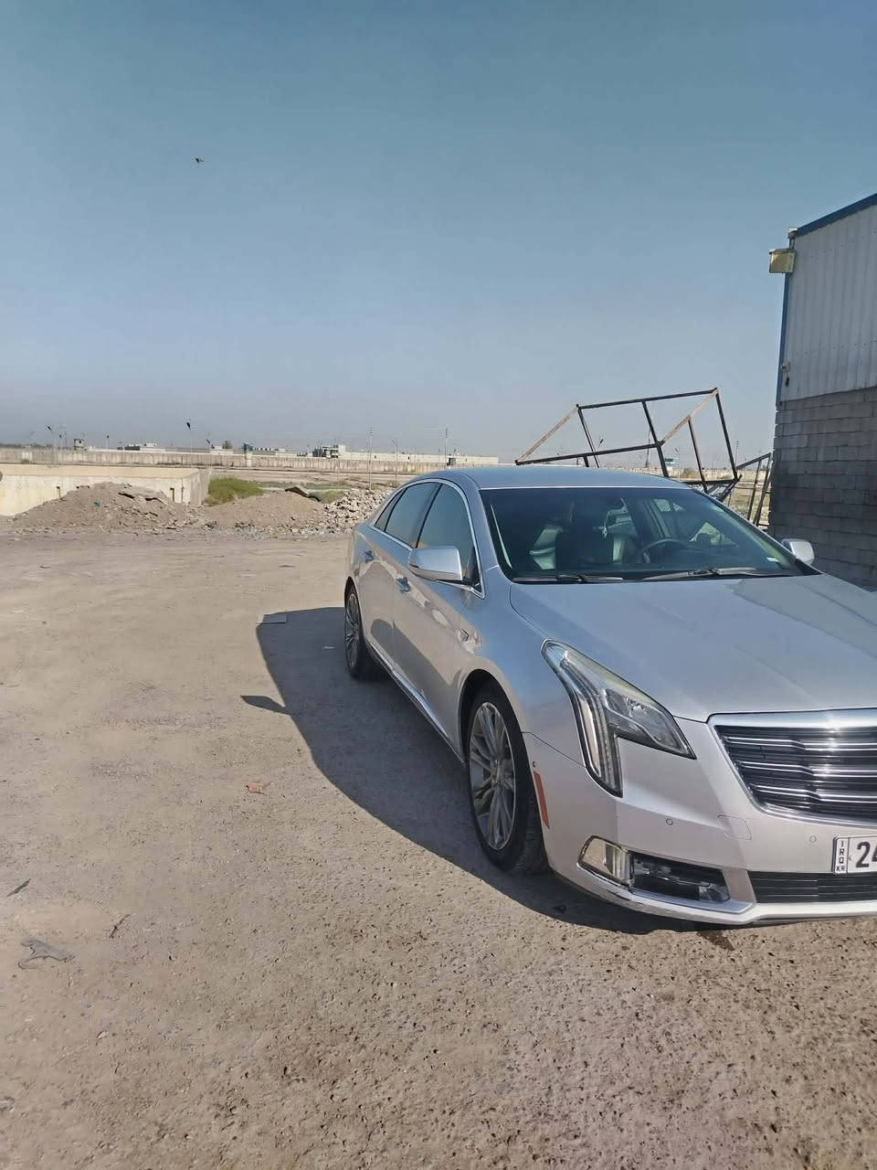سلام عليكم كديلاك XTS للبيع
موديل 2018
لون سلفر 
سيارة جاهزة من كلشي 
تحكمات ستيرن 
قاصة سرية 
تدفئة وتبريد مع الكشنات ايضا 
سيارة كامل موصفات ما عدة الفتحة 
رقم دهوك 
بية ضربة بل جاملغ الخلفي الايسر 
مع الجنطة شي خفيف 
السعر 180
رقم الواتساب فقط ***********
