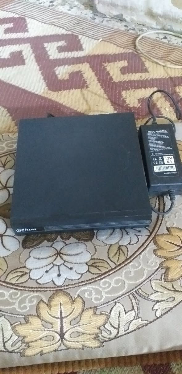 DVR مع الهارد 500 
سعر ٣٥ وياي شاحنه 
*********** وات ساب  توصيل ماعندي 
مكاني مدينه الصدر شارع الفلاح
