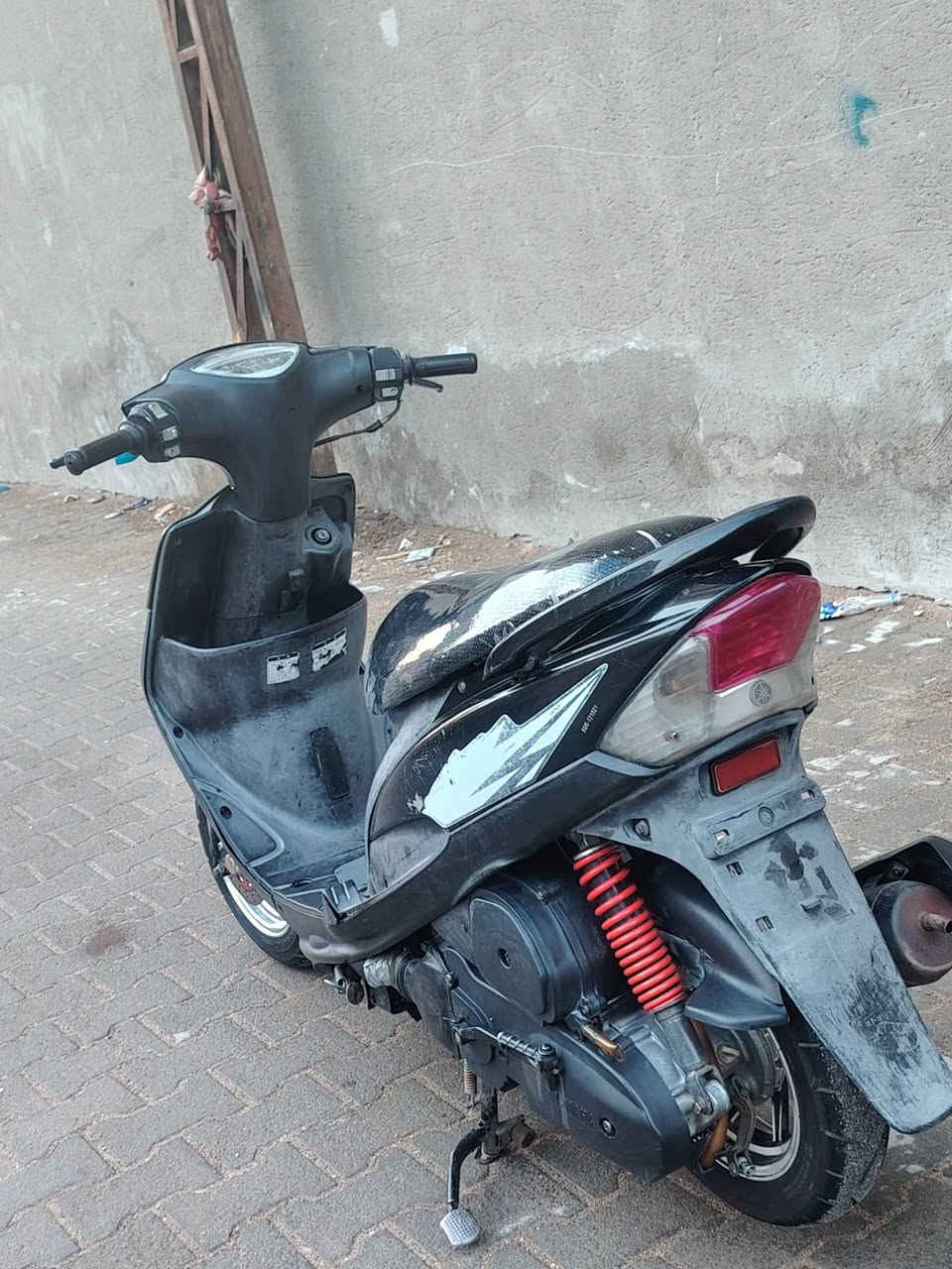 السلام عليكم
دراجه ماكس عدله بلاديه
مكينه ما مفتوحه سلف هندر كلشي شغال
كيج بانزين كيج كيلو متر كله شغال
كهربائيات كلها شغاله دراجه نضيفه معنئ الكلمه
سعر 650بيها مجال للشراي مكان بغداد مدينة الصدر ***********
