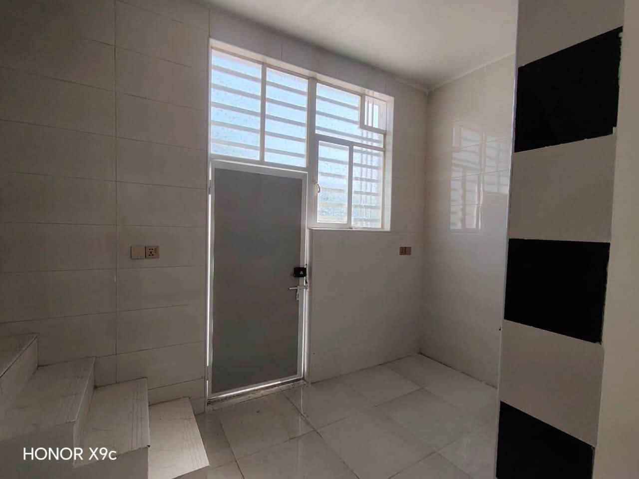 عرض مناسب جداً
بيت 50 متر مربع🏠للبيع بالنجف مقابل ملحق القريه شارع الصب عمود ٣٢١ يم السوك مباشر

السعر 17 ونص قفل قفل  💸💸

للاتصال ***********

***********واتساب

نص مكتوب في الصور:
- HONOR X9c