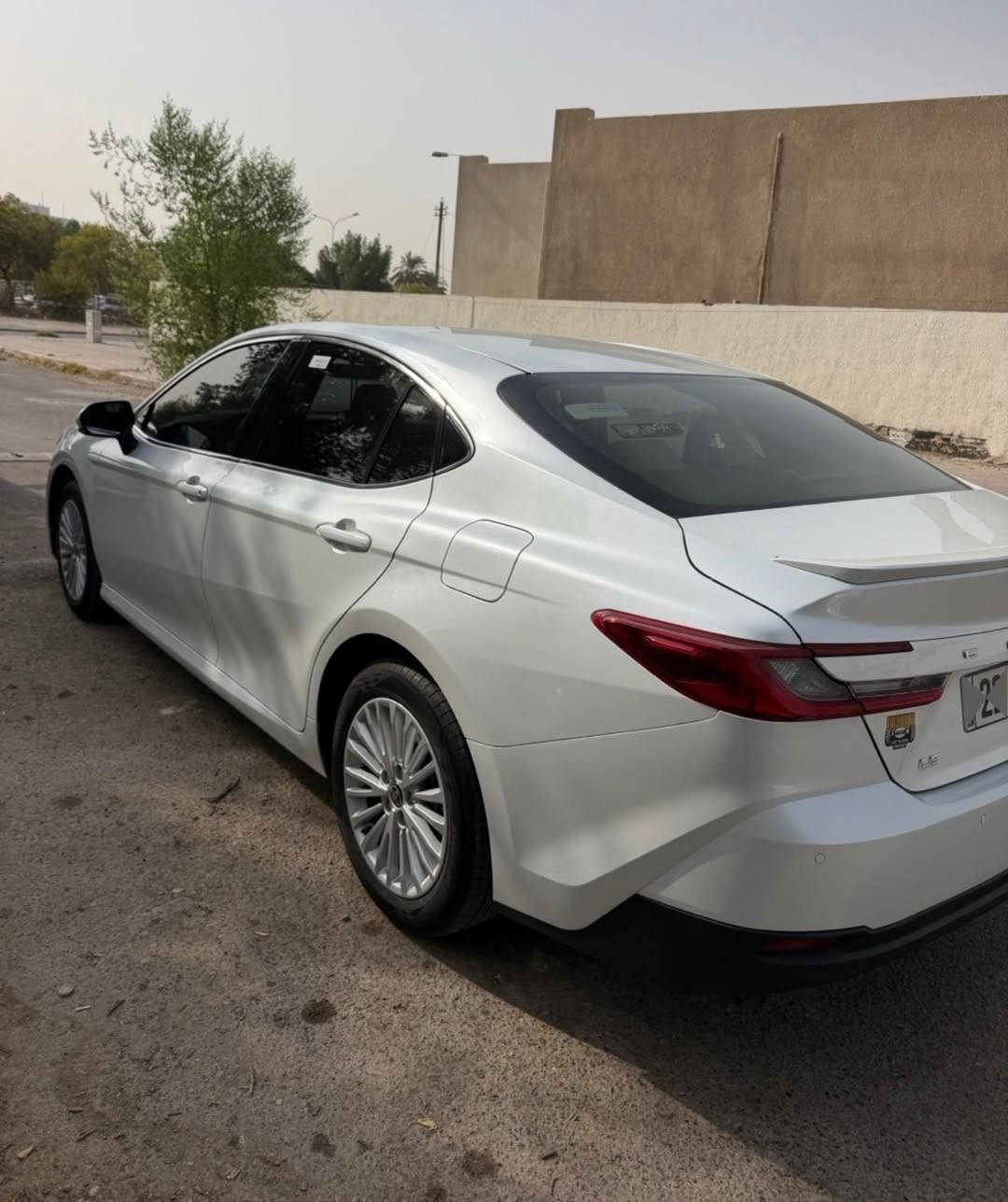 السلام عليكم
كامري موديل 25 ياباني اصل وكالة جيهان شمالي بيه كتاب تضليل 80%

السيارة مواصفات LE 

فتحة سقف 

بصمة تشغيل + ابواب 

كرسي كهرباء

وباقي المواصفات المعروفة 

السيارة اخت الزيرو ماشية 18 الف كم فقط 

مكان السيارة بغداد

الاتصال ***********
