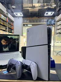بلايستيشن ٥ • جويستك ٢ • ذاكرة ١ تيرا