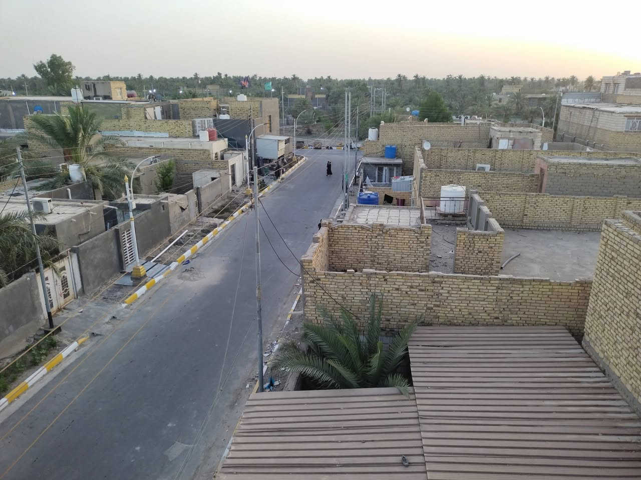 بيت في ناحيه العكيكه قرب مدرسة الافق ***********
