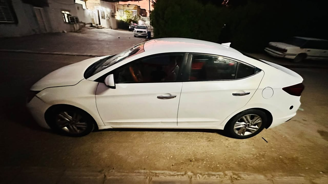 النترا موديل 2020 امريكي محرك 2000 دوش مواصفات كير AT 6نمر تحكمات رادارات توقف ذاتي تبريد 8 سرعات كشنات جلد شاشة كبيرة 
السيارة تحتوي على منظومة غاز مع كارت ضمان
السيارة جاهزة من كلشي 
بيها 5 قطع بدون دواخل موجودة صور الحادث 
السعر 118 وبيها مجال 
مكاني النجف 
***********

نص مكتوب في الصور:
- the.hm95
- PLCauction
- PLC auction