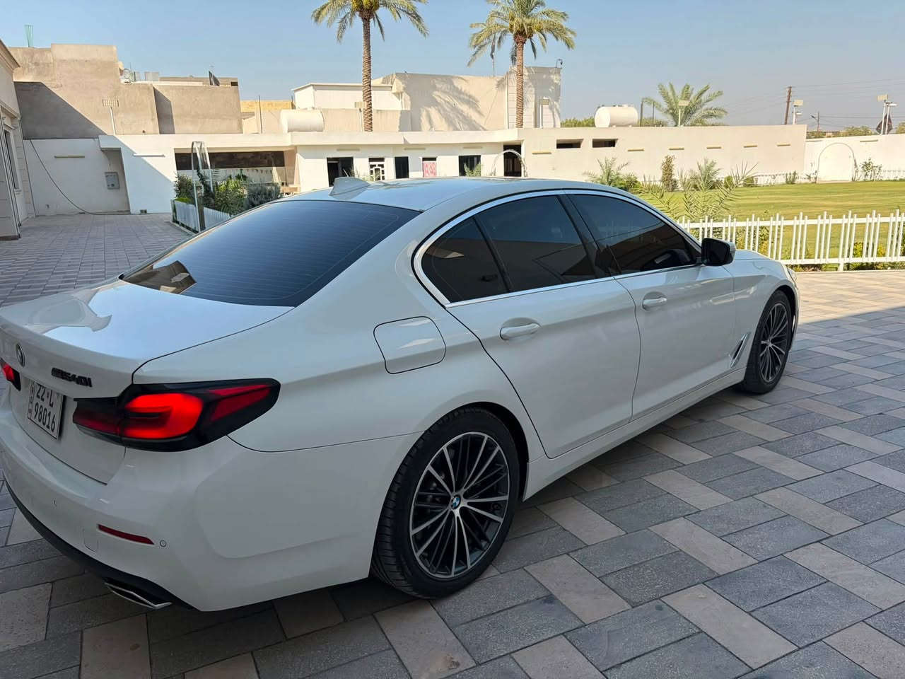 السلام عليكم 
بي ام دبليو 540iسته سلندر وارد امريكي حادثه بسيط موضح بالصور 
موديل 2022  ماشيه 45 الف سياره جديده صيانته بالعروش كله
رقم اربيل بيه باج تضليل بالسنوية
السعر . 330$
عنوان بغداد حي جهاد
***********
