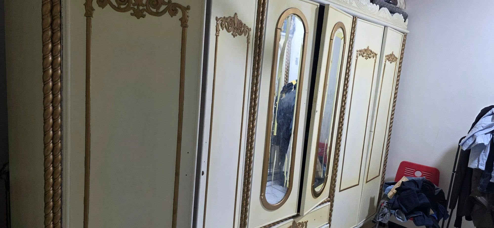 سلام عليكم غرفه نجاره متروكه يرادلهه ترتيب تعال وشوف خشاب نضيفه 100/100مكان مجمع الرواد ***********
