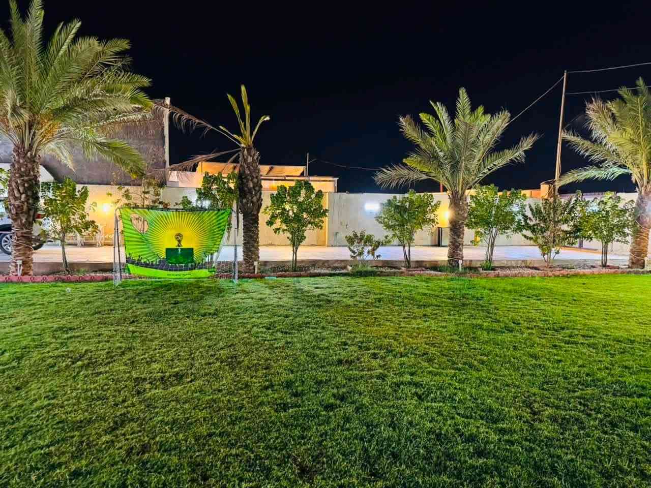 مزرعة أثر للايجار اليومي مكانها البو عيثة 🌼
محتويات المزرعة 

حديقة كبيرة جداً 🏝️
مساحات خضراء واسعة 🌿🍀
مسبح للكبار 🏊🤿
مسبح للاطفال 🏊‍♀️
كرة يد 🏀
كرة قدم ⚽️
باربيكو خاص بالشواء 🍖
كراج يتسع لعدة سيارات 🚙🚗
بليارد 🎱
منضدة 🏓
تنس 🎾
جلسات خارجية وداخلية 🛋️
موثقة في تطبيق اجرلي✔️ 

سعر الشفت الصباحي 150 الف 
سعر الشفت المسائي 200 الف 
عدا يوم الخميس والجمعة 

للحجز او الاستفسار اكثر الاتصال بالرقم 
***********
