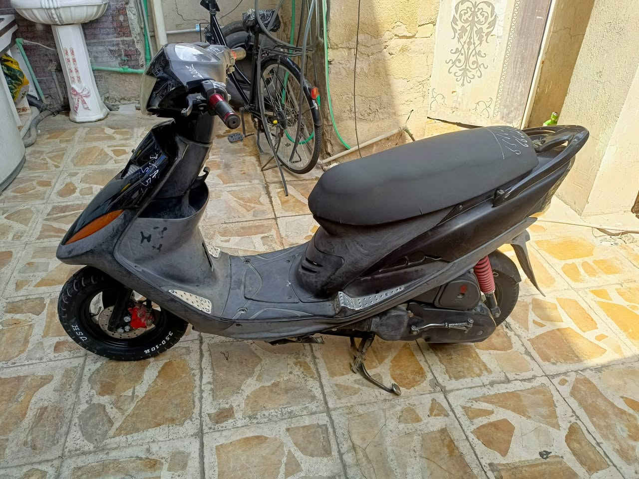 ماكس عدله شلعه ومعدل شاير سكنات لايت ثلجي نشره رماش بريكات خلفي ومامي شغالات دراجه ما بيها اي نقص كامله مكمله كفرات 4 ولفات مكينه 49 كفاله نضوح تبخير تنقيص كامله من تاير للتاير سعر 600 مكاني الحسينيه مال راشديه بغداد ***********
