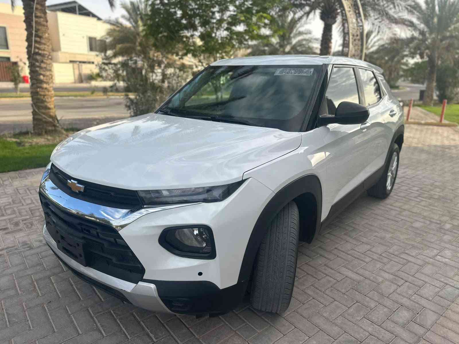 السلام عليكم  Chevrolet trailblazer LS
مستعجل عالبيع 
نوع سيارة : تريل بلايزر 
موديل : ٢٠٢٣ 
ماشية : فقط ٢٠ الف ميل 
مواصفات : ((باب بصمة - كشن مخملي  - كشن كهربائي -  - تبريد مركزي - بصمة - شاشة - كاميرا - تحديد سرعة -لايت ليد- رادار - تحديد مسار - سايد بريك كهرباء _ اوتو اطفاء _ تشغيل عن بعد _مثبت سرعة _ ))
حادث سيارة : جانبي والصور موجوده 

حجم محرك : ١.٣َ / ٣ سلندر توربو 
كير محرك بعدهن وكالة
السيارة بدون رقم '@ تترقم اي محافظة 
سعر : 105 ورقة وبيها مجال 
مكان كربلاء حي التعاون 

*********** للاتصال
