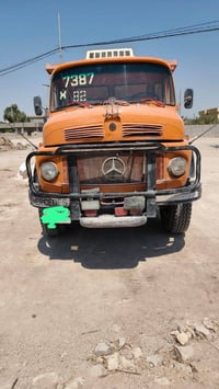 اقجم للبيع موديل 82 السعر خاص   رقم الهاتف 07800385920 07751077214