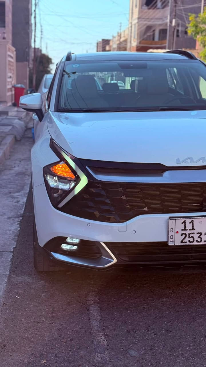 سبورتج بلاك ادشن موديل ٢٠٢٣ خليجي الشركه الدوليه ماشيه ٤٠ الف
مواصفات بلاك ايدشن :-
1-بانوراما طكتين 
2-بصمة تشغيل وابواب 
3-مري كهرباء شفط
4-كشنات جلد 
5-كشن السائق والراكب كهرباء 
6-حساس امامي خلفي 360 
7-لايت زينون مع ليد امامي خلفي 
8-كامرة خلفية دوارة 
9-شاشة متصلة تدعم كار بلي 
10 -نظام ترحيب عند الاقتراب 
11-مري شفط مع اشاير 
12-شاحن طوارئ لاسلكي 
13- تدفئة كشنات مع ستيرن 
14-تحكم ستيرن كامل 
15-نظام تشغيل عن بعد 
16-ويل كب حجم 19  مع تخم تاير جديد 
17-رادار جانبي بلمري 
18- تبريد قطعتين 
19 - مخارج USB
20- انضمة قيادة ( نورمل .سبورت . ايكو ) 
21-نظام مودرايف + تحديد مسار + مانع انزلاق 
22- هندبريك بصمة 
23- تبريد بيانو  منفصل 
24-رقم بغداد تحويل مباشر مع هزة جديدة
25 -انارة داخليه ليد 
26- محرك 2000 دوش 
27- مري شفط  
28- شفتات ستيرن
السعر ٢١٠ بيها مجال  
بغداد حي الاعلام
***********
