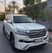 لاندكروز • V8 ٤٦٠٠ • ٢٠١٧