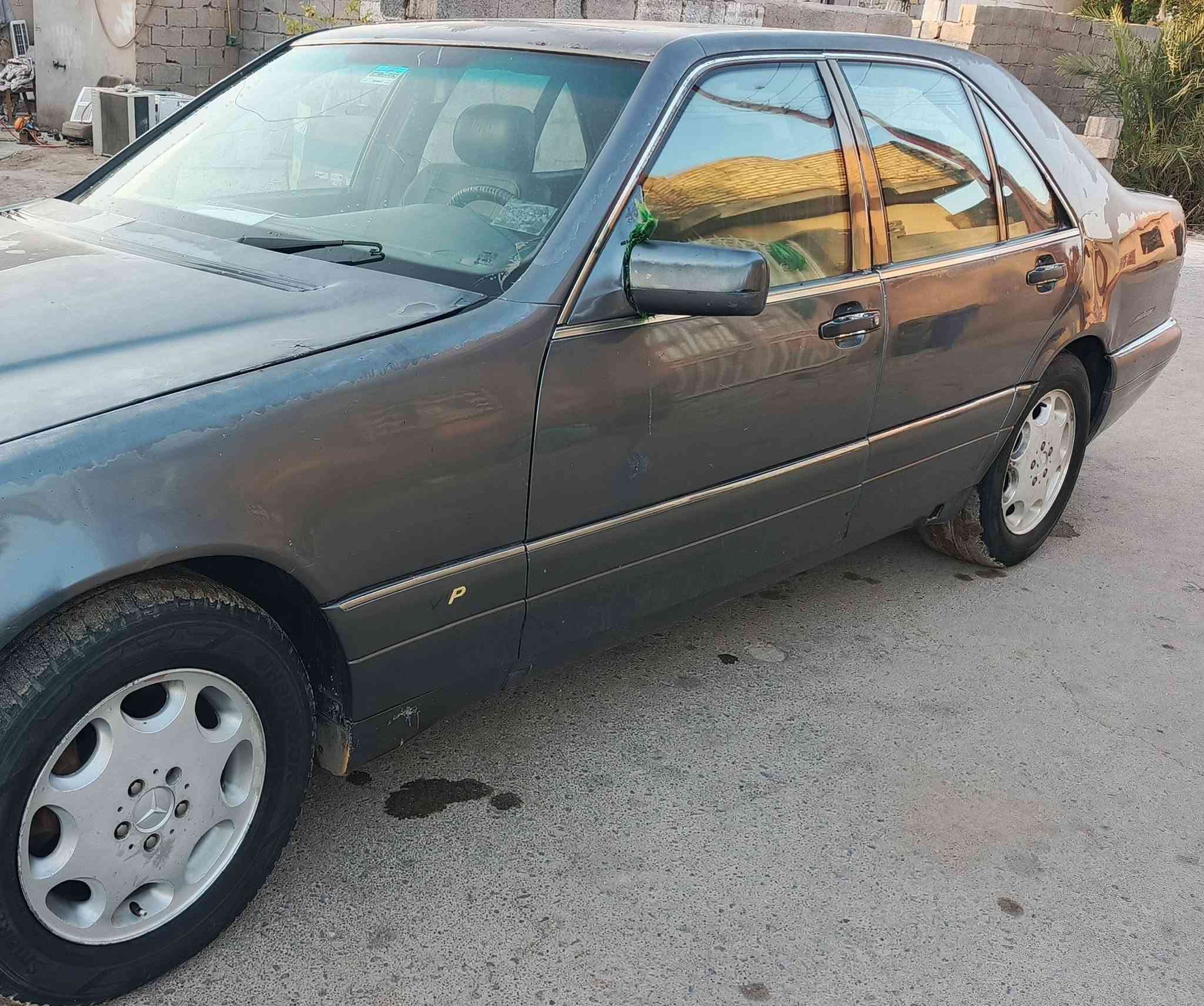 شبح موديل 1994 رقم بغداد انكليزي محرك 3000 بطة . السيارة بيها جراد التبريد عاطل السعر 38 مكان السيارة واسط للاستفسار واتس آب او اتصال ***********
