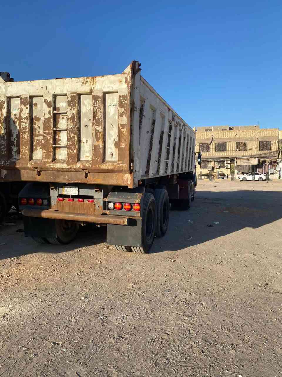 بسم الله الرحمن الرحيم …
ألبي راس تك عربانه 3 محاور 

مكينه ٣٥ ستندر لا بخار ولاتنقيص نضيفه 

كير 160 

حداديه جديده من الطول الطول 

شاصي مكفول 

ونج جديد 

مربوطه 3 لوحات سنويه 2029 

خير من الله السياره مكانها النجف 

***********
