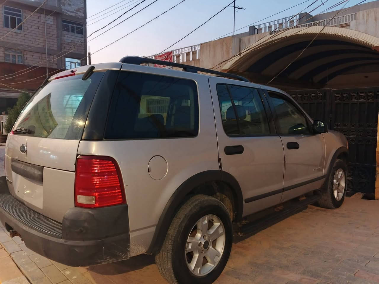 فقط المهتم بشراء سيارات المزاد رجاءا
فورد اكسبلور 2004مزاد وزارة الداخلية  شرط التحويل
السياره جدا نضيفه 
7نفر كير أوتو
محرك جديد ابلادي حاويه مع الكهربائيات
نقص فقط الحداديه
اوراقهه الأصوليه الأصليه كلهه جاهزه 
تترقم بابل 
***********
موقع السيارة بابل
