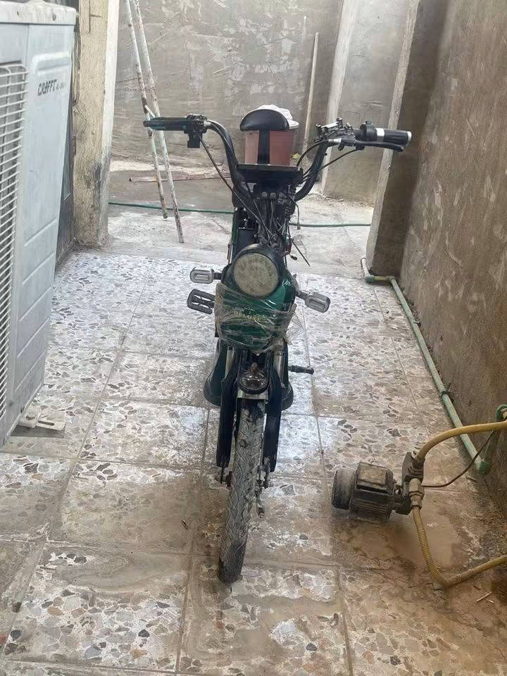 سلام عليكم دراجه شحن حجم 20للبيع دراجه يجي وياها شاحنه مالتها الاصليه وسله 5بطاريات 3زينات 2تعبانات يرادلهن تبديل سعرها ٢٠٠مكاني بغداد شرطه الخامسة رقمي***********وتساب فقط
