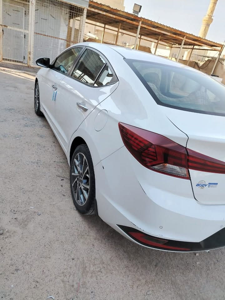 النترا 2020 خليجي محرك الفين دوش السياره ماشيه ١٣٠ قابل للزيادة بيها رش بابين أثر ضربه خفيفه والباقي كفاله السياره خير من الله حداديه طوبة تبريد قطعتين ثلج لايت زنون السياره مشروع وطني رقم بغداد السيارة باسمي تحويل مباشر هزه جديده مكاني البصره شط العرب اخوان ملاحظة مكلف بالنشر هاذ رقم راعيه*********** السعر 145 قابل للتفاوض
