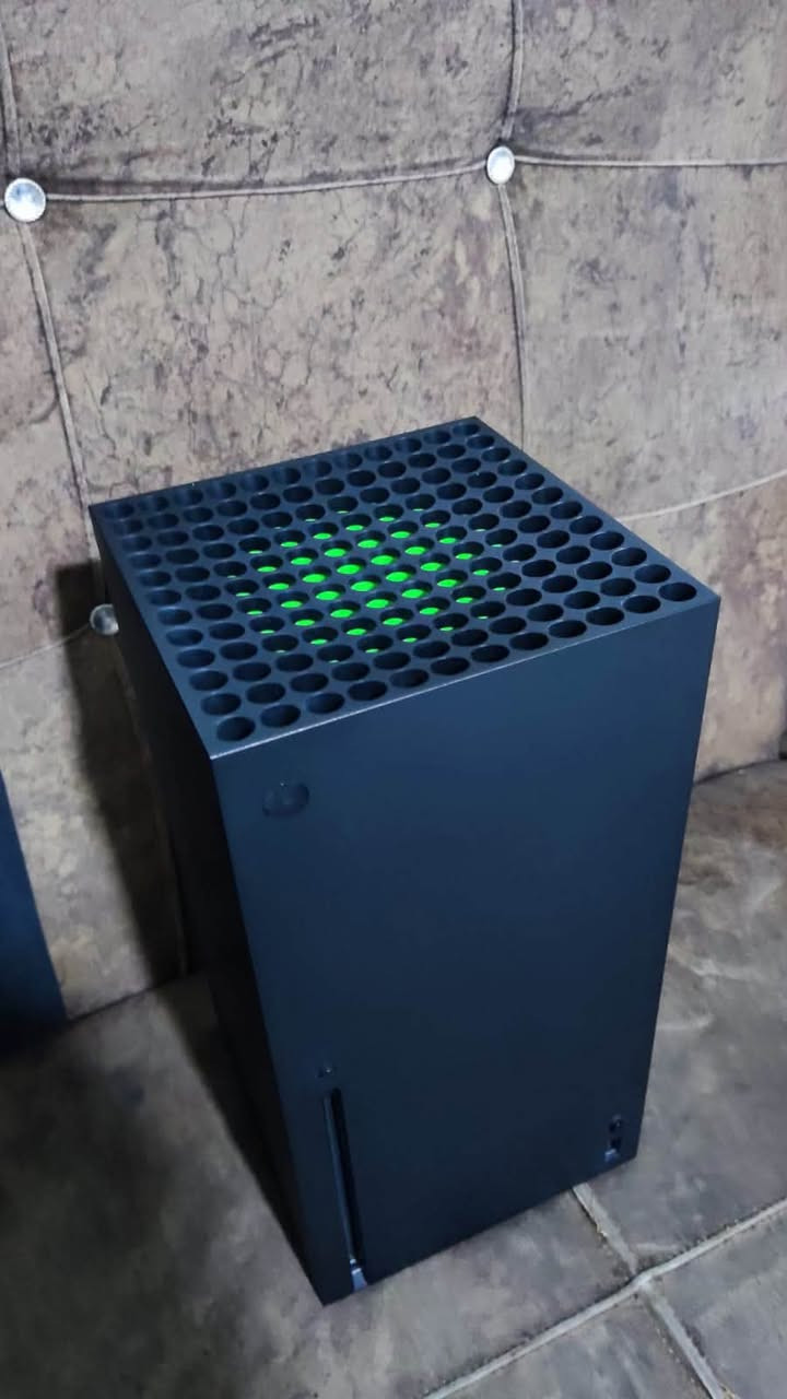 السلام عليكم🌹
xbox series x نظيف جدا كامل ملحقاته 

كارتونه

كيبل hd 

يده اصلية

اصدار 2023

السعر 800 الف 

للتواصل واتساب فقط 

***********
