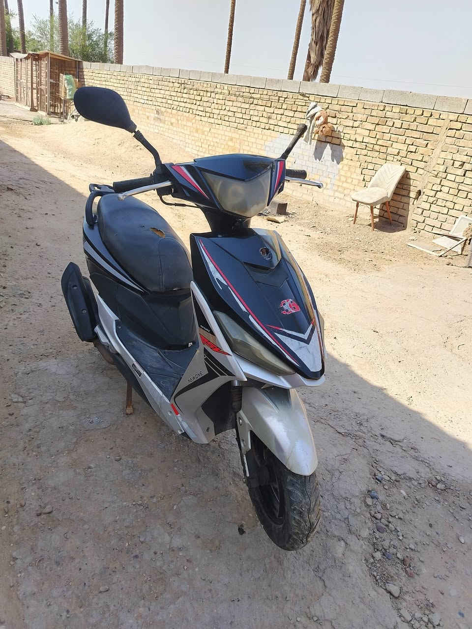 السلام عليكم شباب عندي هاي الدراجة fs للبيع الدراجة متروكة جانت تشتغل بس اتبخر وعفتها ابيع كوم حديد الدرجة المكينة ممفتوحة كبل سعرها (١٢٥) وبيها مجال للشراي مكان بغداد رقم الهاتف ***********
